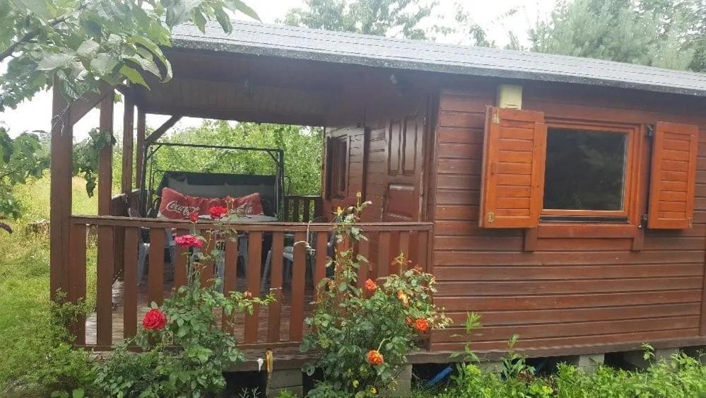 Отель Domek Letniskowy W Zieleni Blisko Jeziora Sredzkiego Сьрода-Велькопольска Экстерьер фото